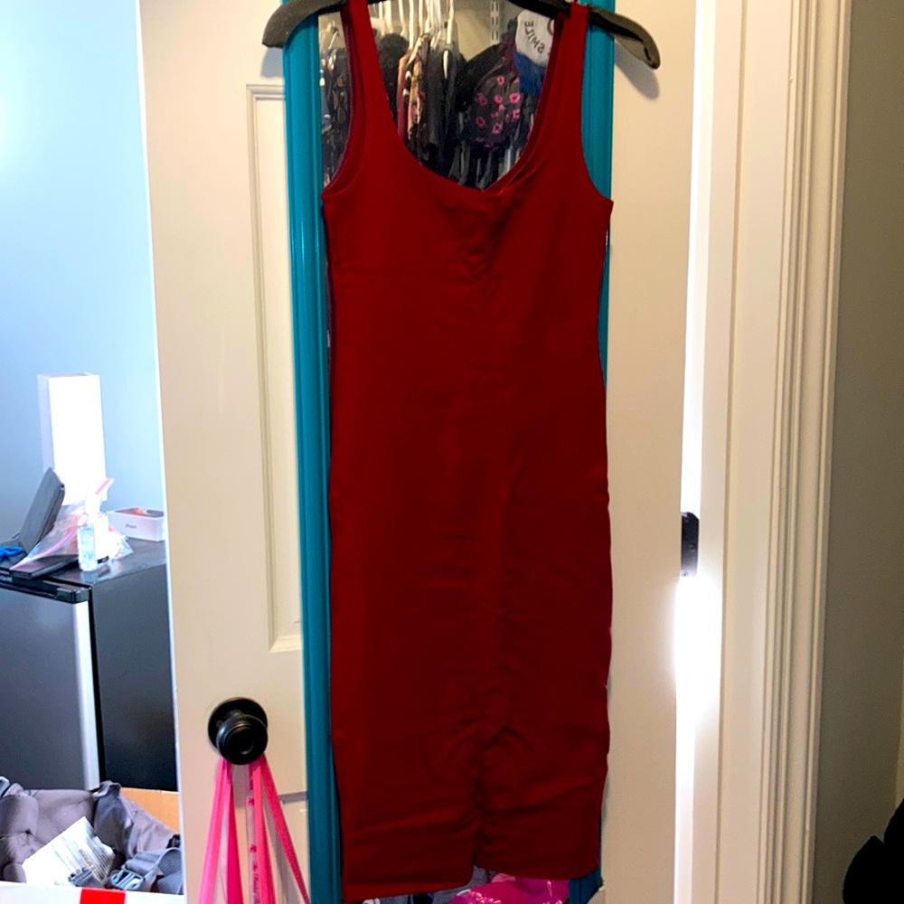 Forever 21 sleeveless bodycon red dress